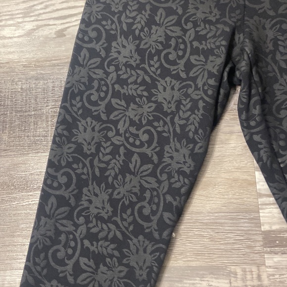 Ann Taylor Loft Legging - Picture 2 of 9